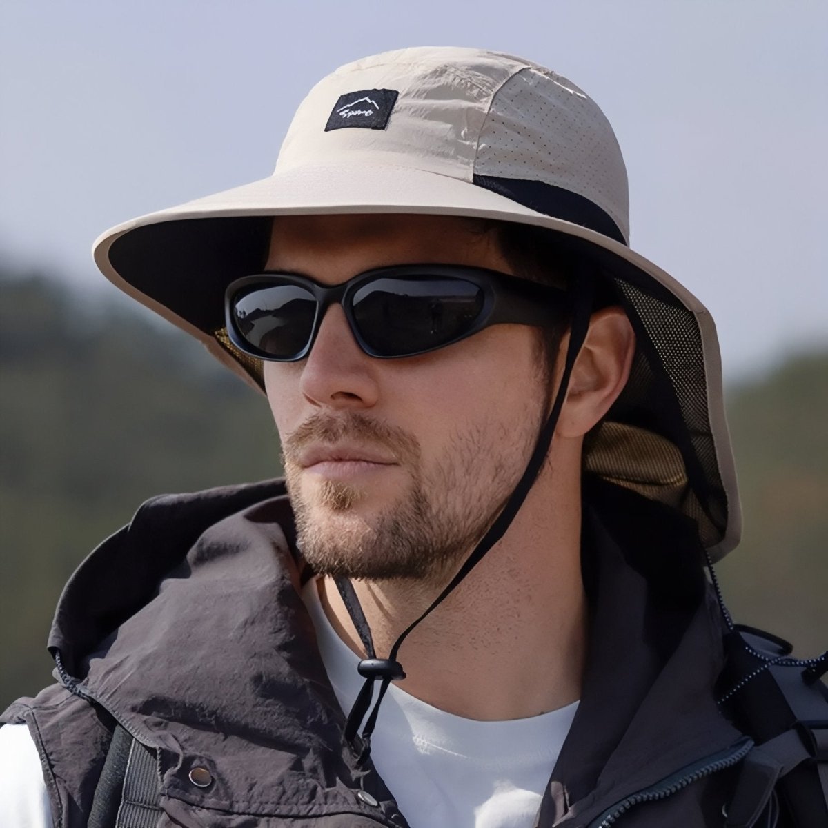 Chapeau de randonnée léger avec couvre-nuque intégré