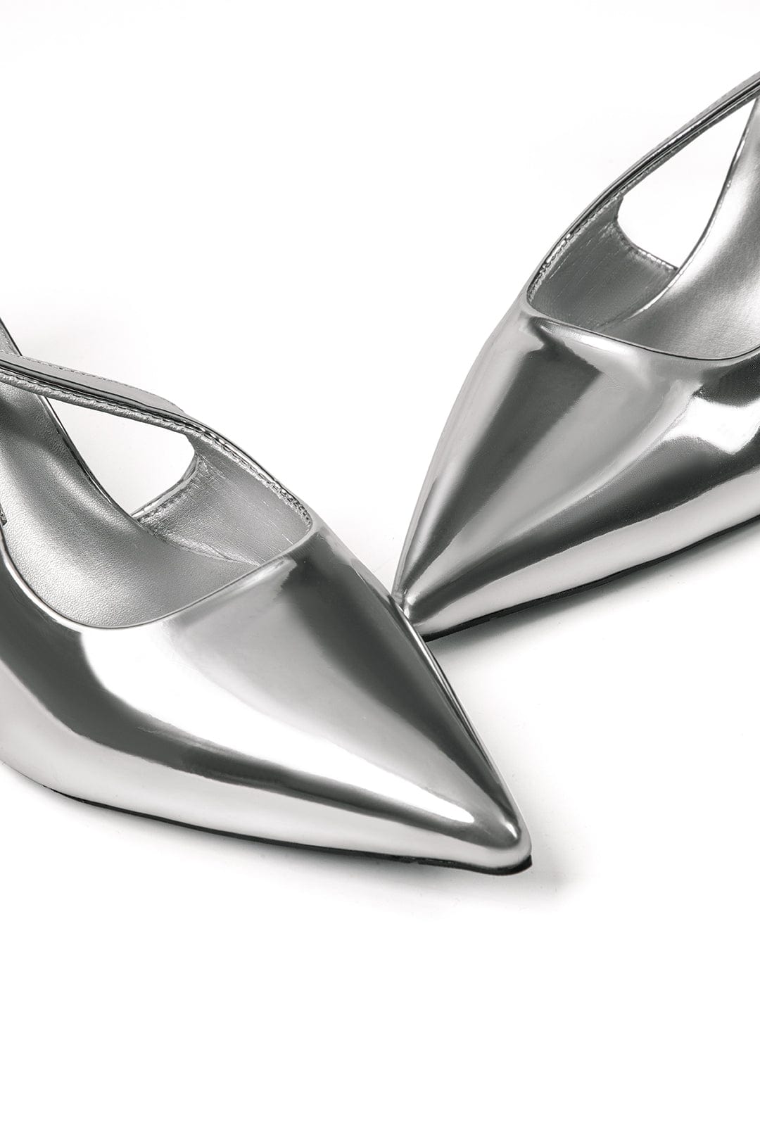 Chaussures à petit talon bout en amande élégantes