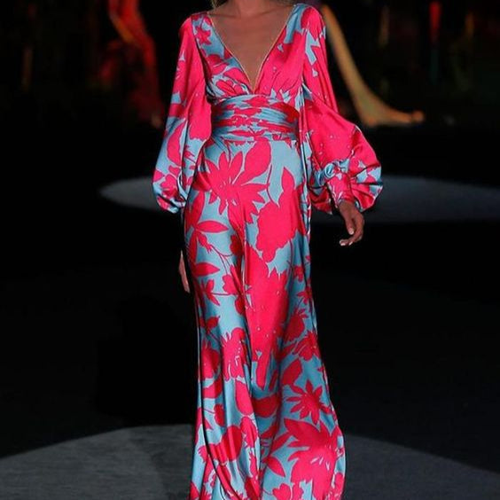 Robe de soirée élégante décolleté profond manches longues