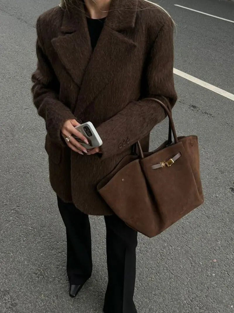 Sac à Main Cuir Brun avec Fermeture Dorée et Bretelles Réglables