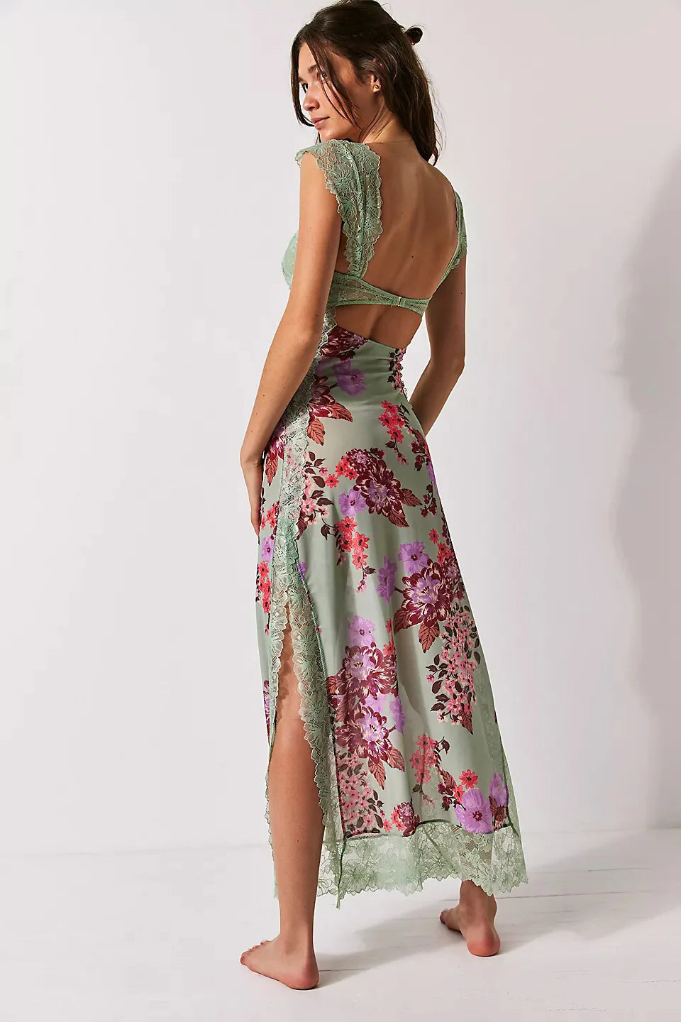 Robe Été en Dentelle Féminine - Tissu Doux et Élégant