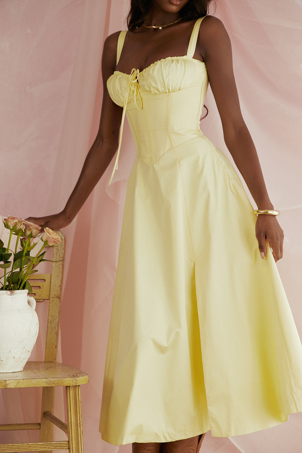 Robe Mi-Longue Citron Fraîche Taille Cintrée