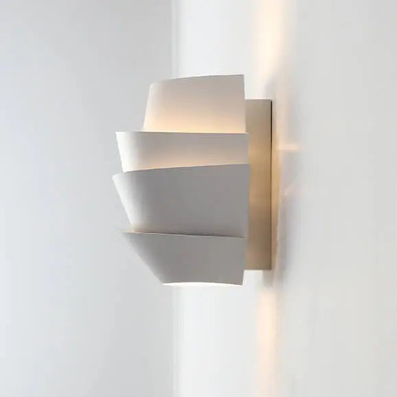 JonasDesign | Skandinavische Wandleuchte mit doppelten Eisenlichtern Zendoo.de