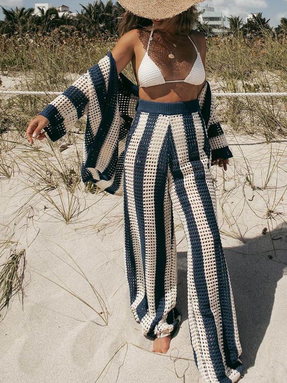 Costume deux pièces élégant avec pantalon confort et boutons décoratifs