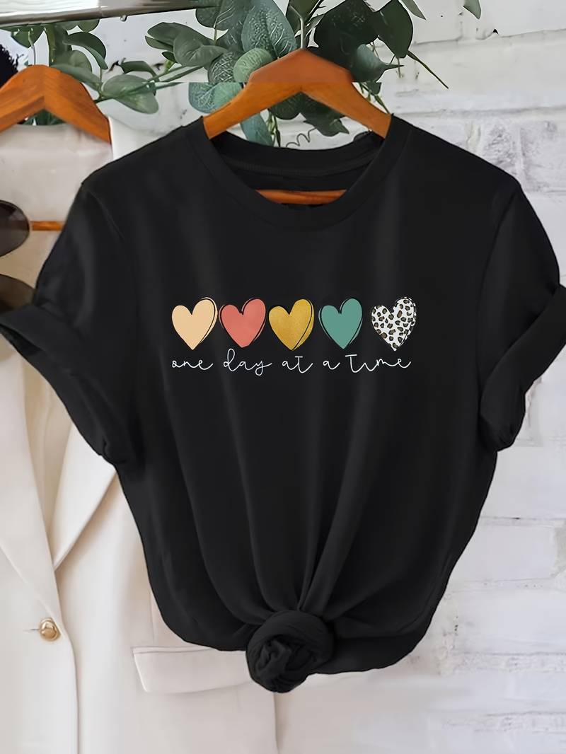 T-Shirt Femme Manches Courtes Imprimé Cœurs ColorésDécontracté