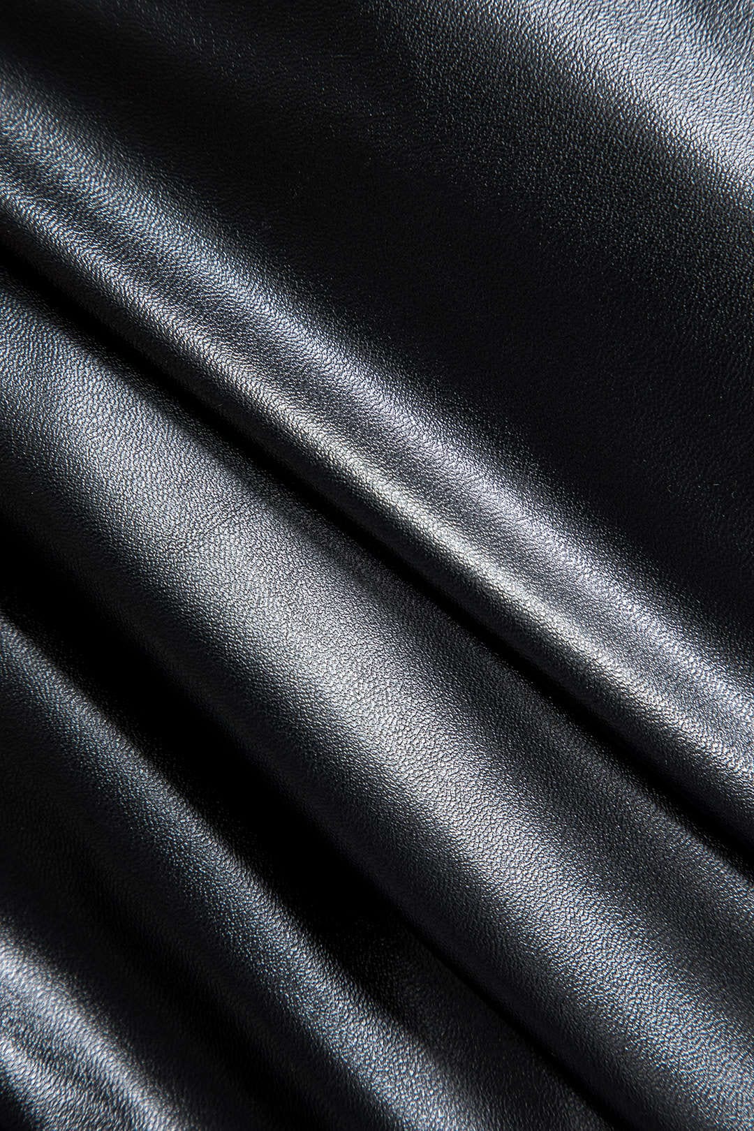 Jupe Mi-Longue en Simili Cuir avec Ceinture et Fente Élégante