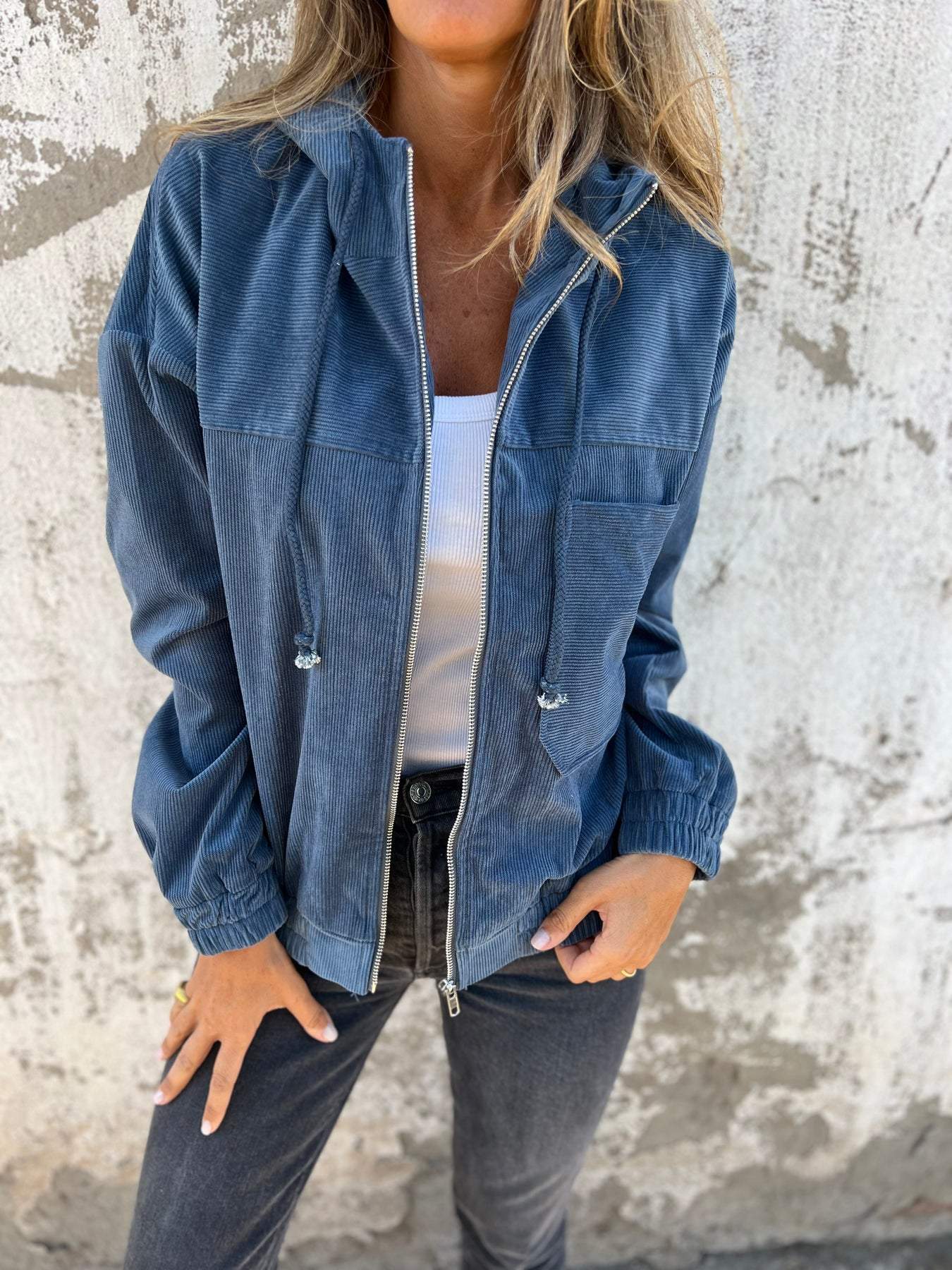 Parka à capuche zippée avec poches latérales - PanierRoyale