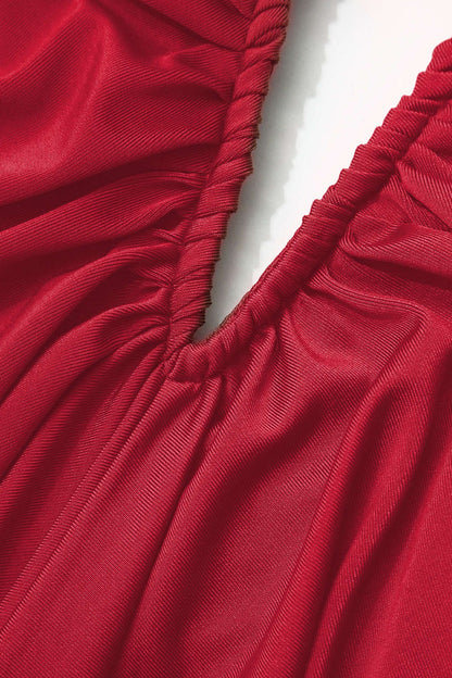 Robe Cocktail Épaules Découvertes avec Drapage Élégant