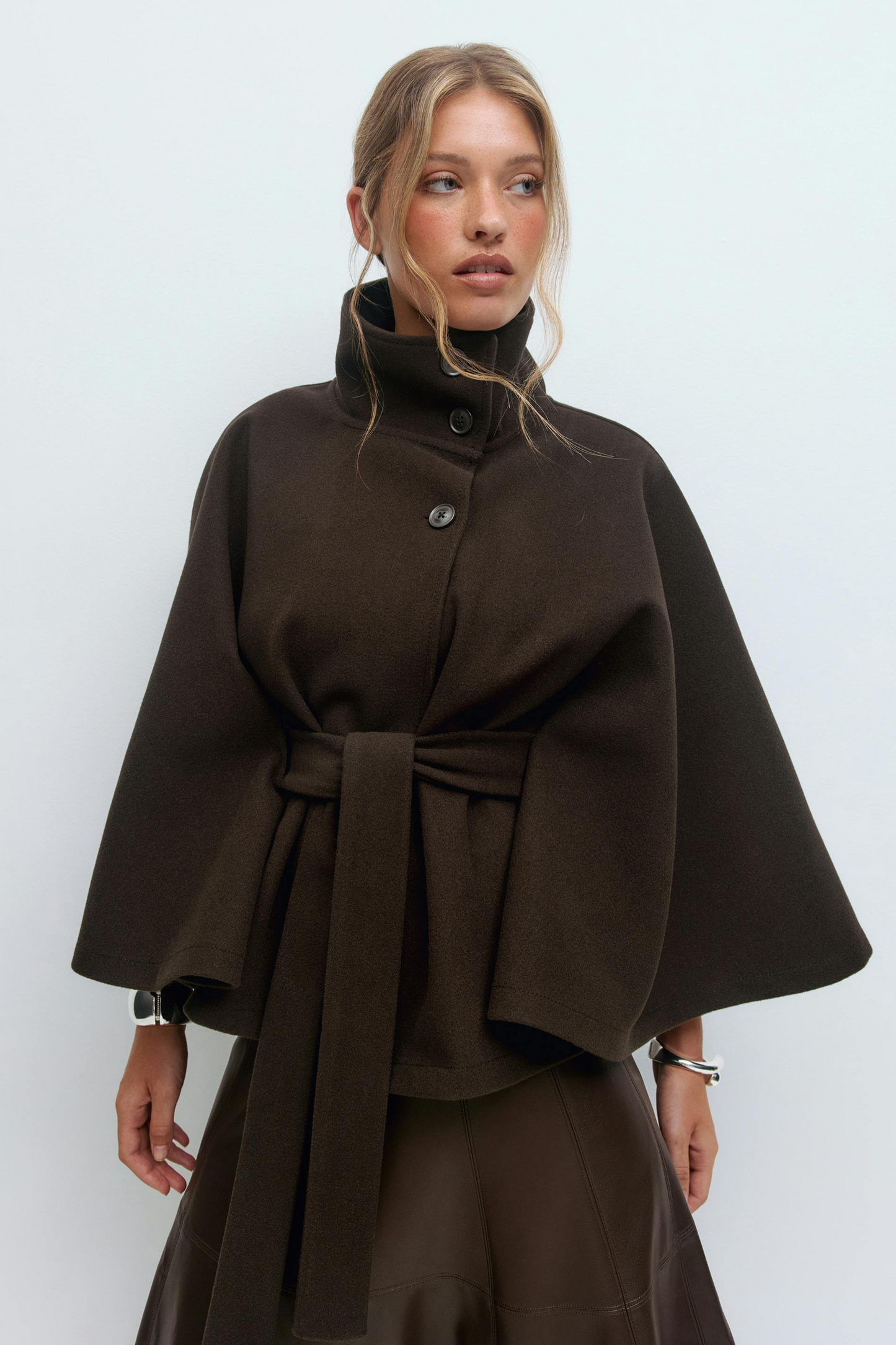 Veste Cape Féminine Élégante avec Ceinture ajustable