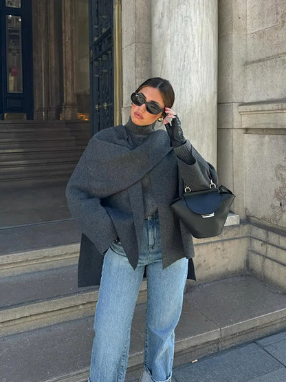 Cape Femme Élégant en Laine Douce