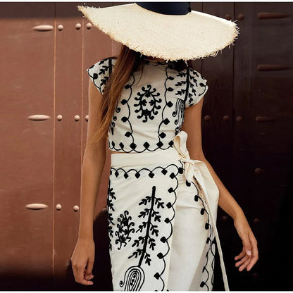 Ensemble Brodé 2 Pièces : Top Cropped et Jupe Fluide