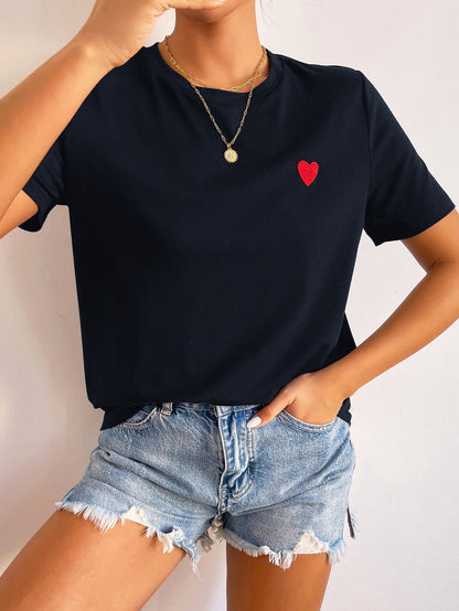 T-Shirt Femme Minimaliste à Détail Cœur