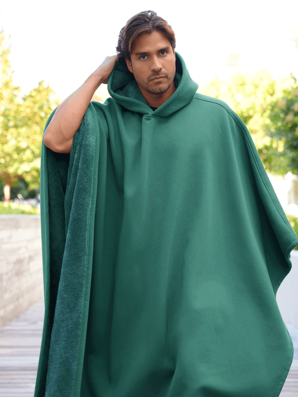 Cape Femme Noir Chic et Élégante