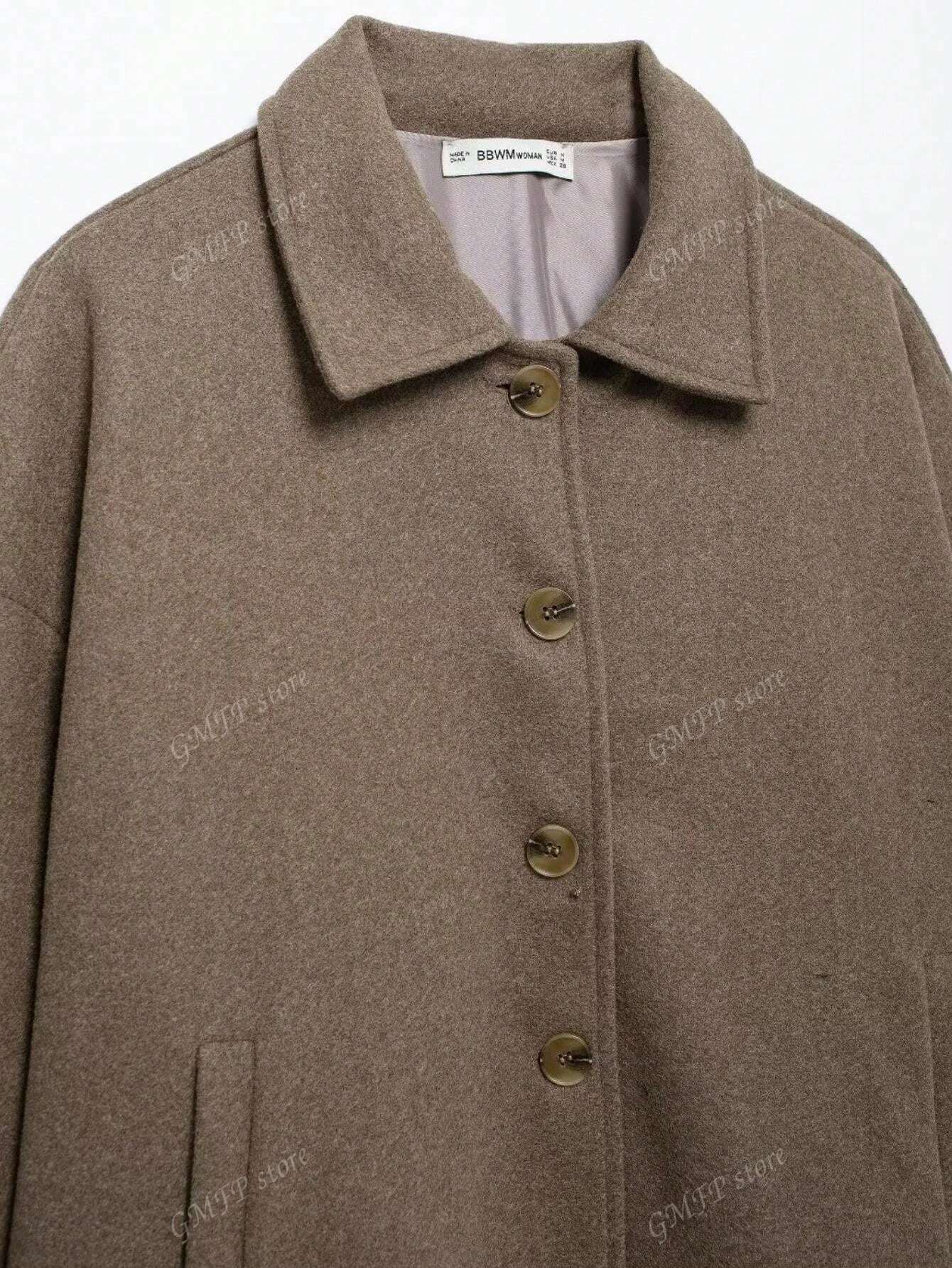 Veste en laine courte avec boutons, style parisien et automnal