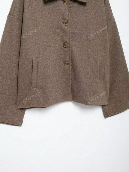 Veste en laine courte avec boutons, style parisien et automnal