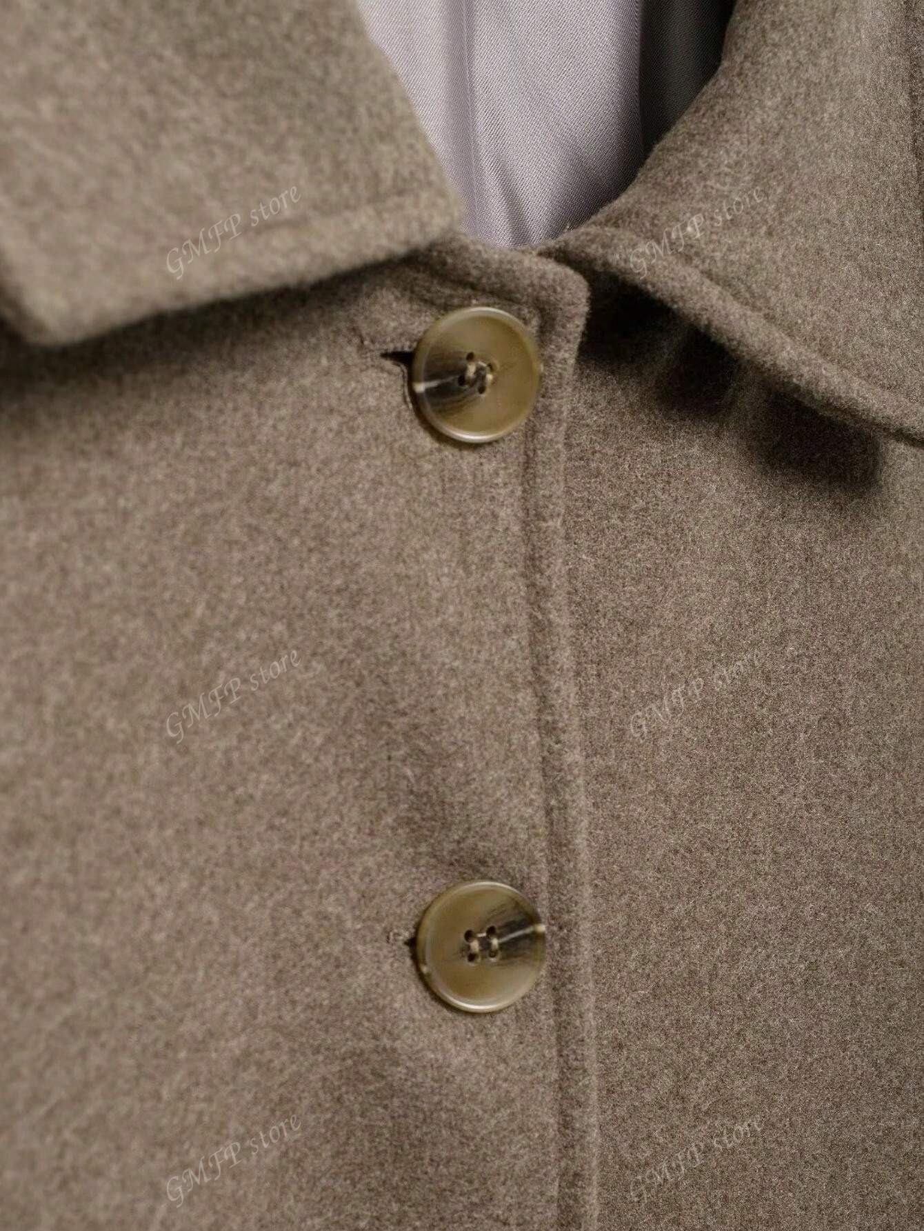 Veste en laine courte avec boutons, style parisien et automnal