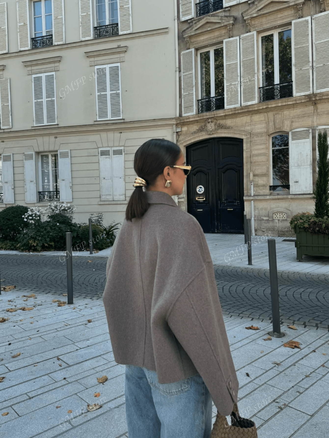 Veste en laine courte avec boutons, style parisien et automnal