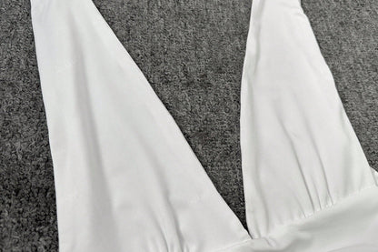 Robe Courte Évasée avec Col Haut et Décolleté Profond