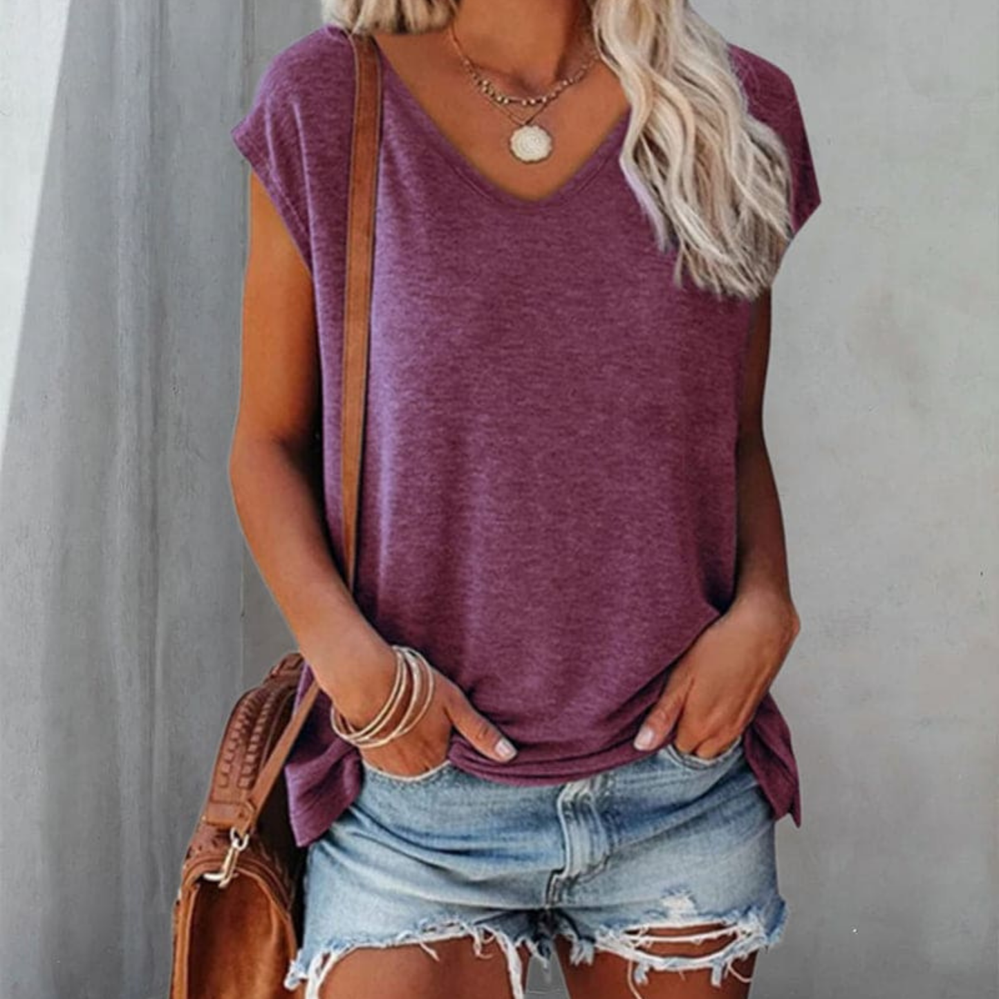 Délia | Femme T-Shirt | Coton Doux et Découpé Féminin