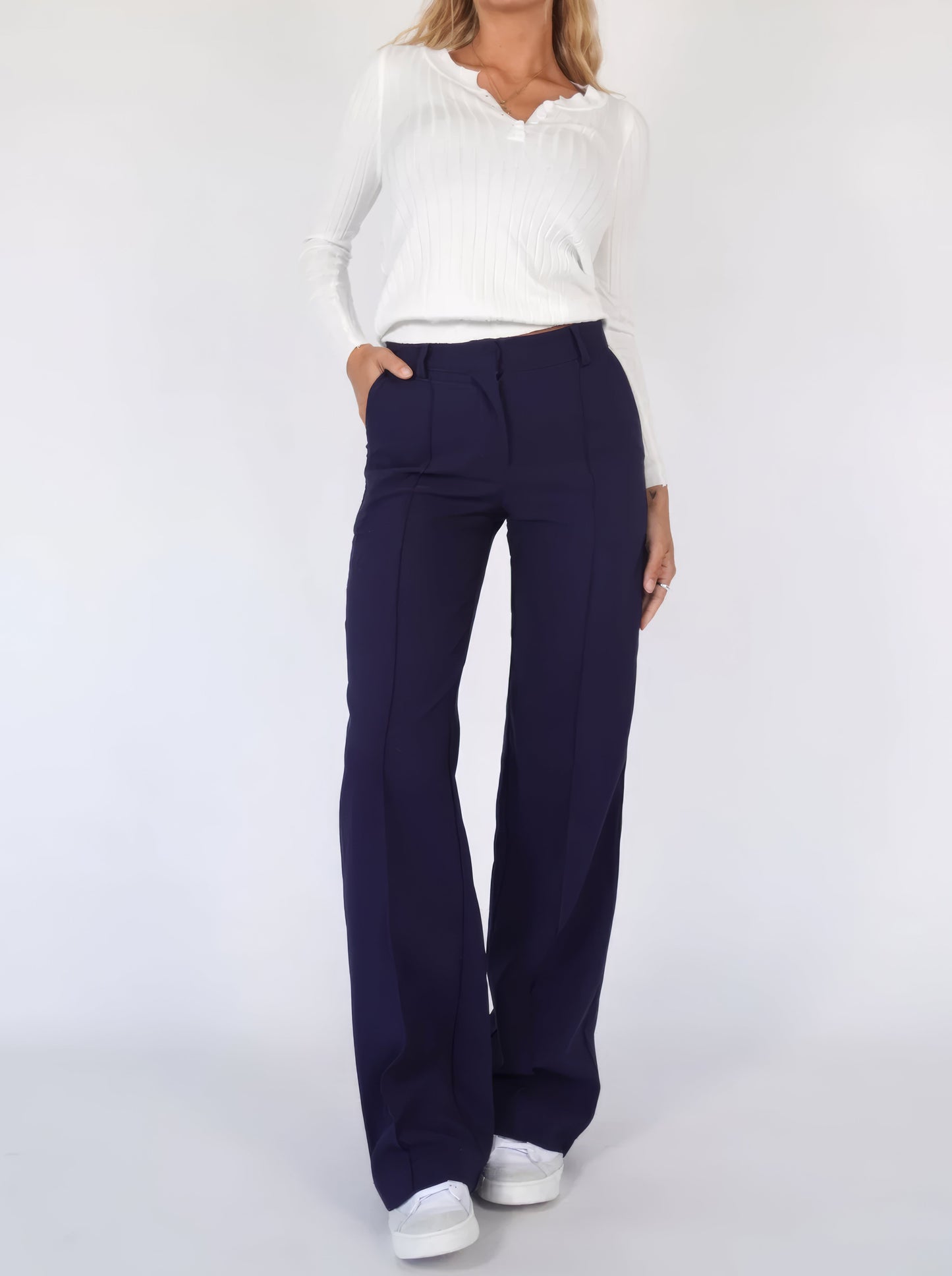 Pantalon Femme Évasé Confortable pour un Style Décontracté