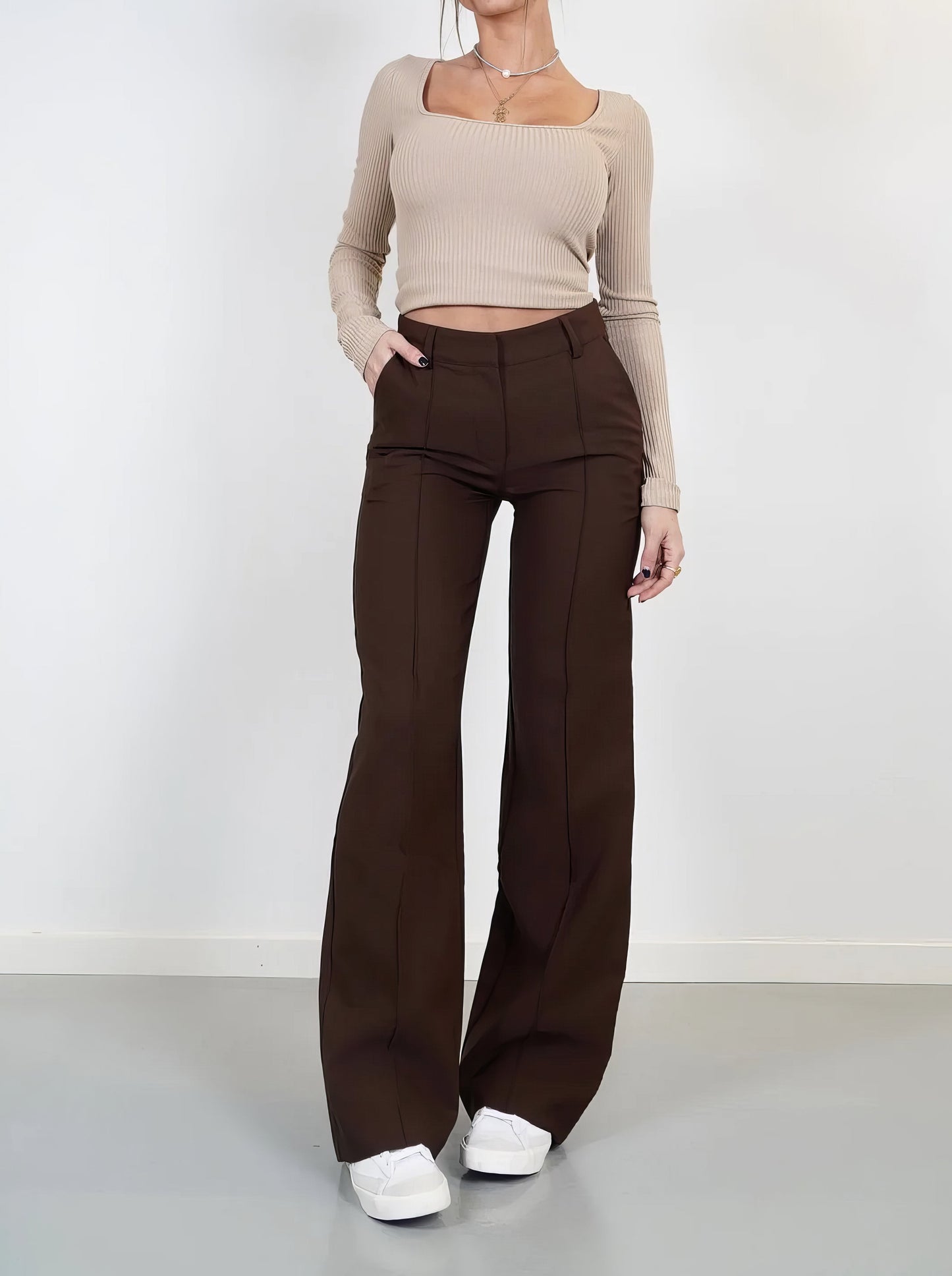 Pantalon Femme Évasé Confortable pour un Style Décontracté