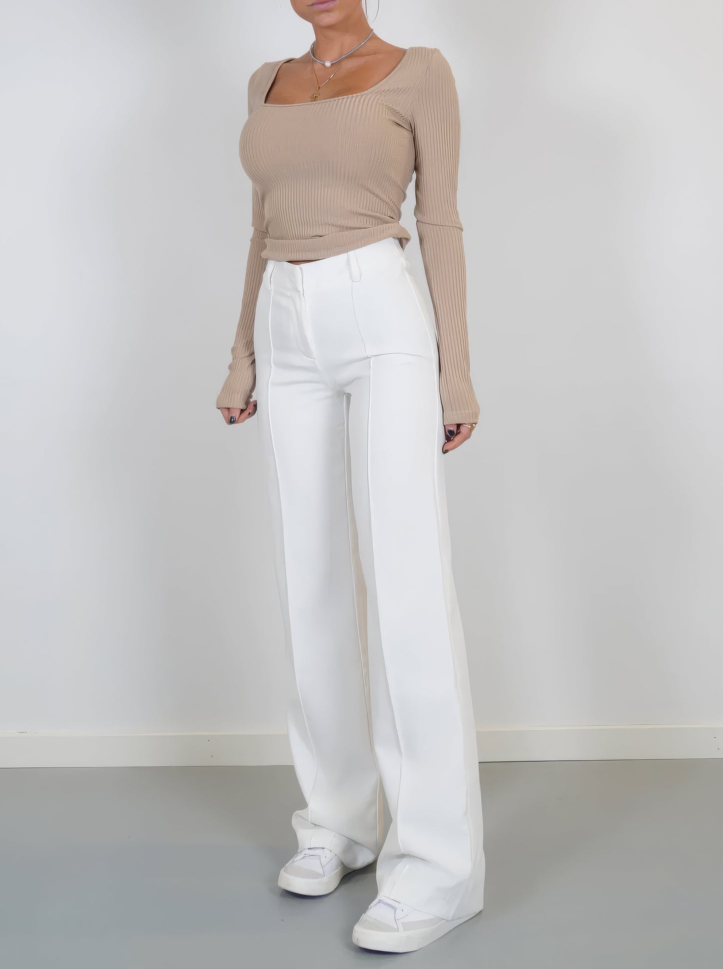 Pantalon Femme Évasé Confortable pour un Style Décontracté