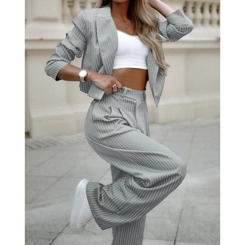Costume Féminin Élégant Veste Courte Pantalon Large