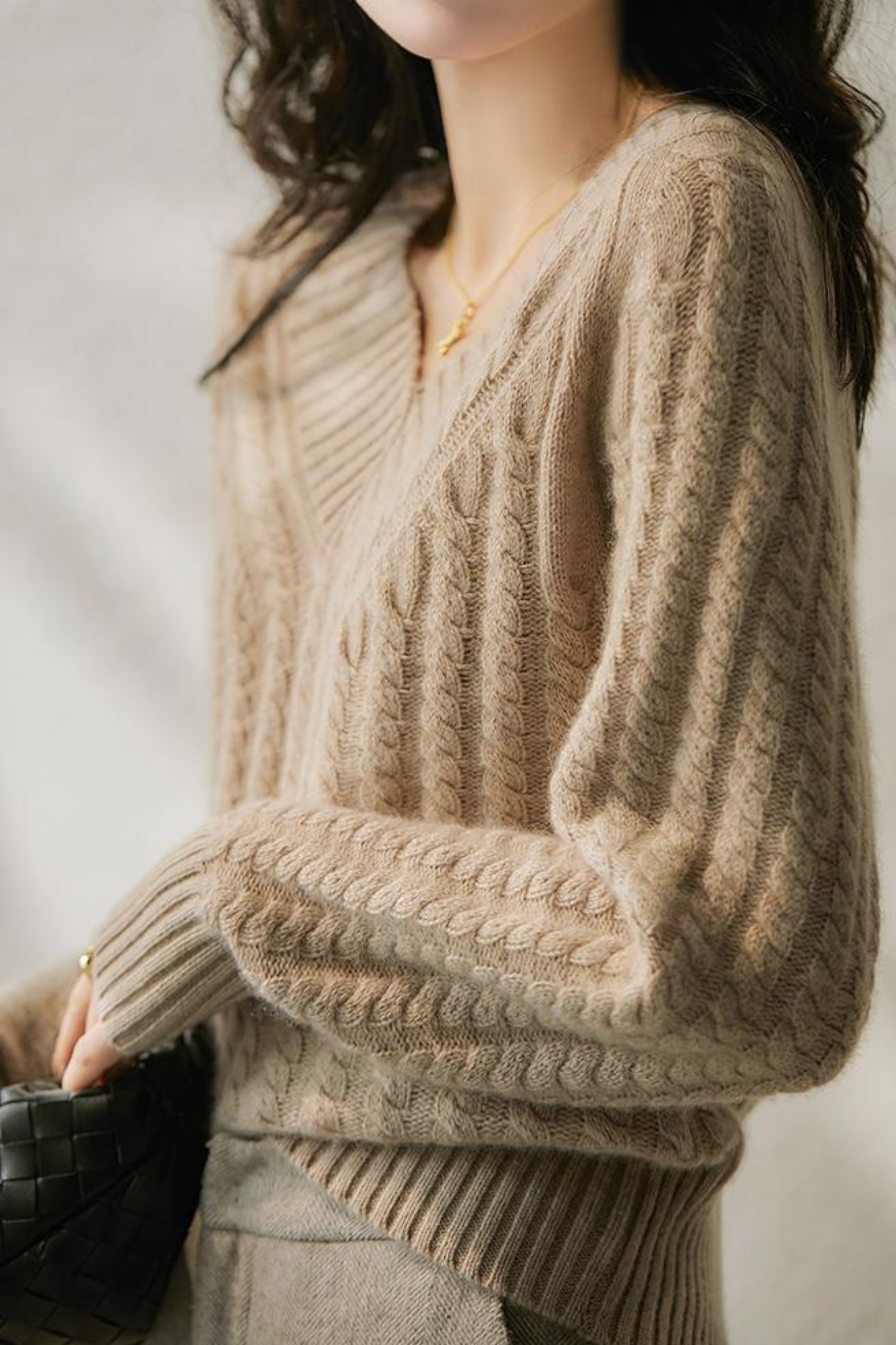 Pull femme en maille torsadée beige élégant - PanierRoyale