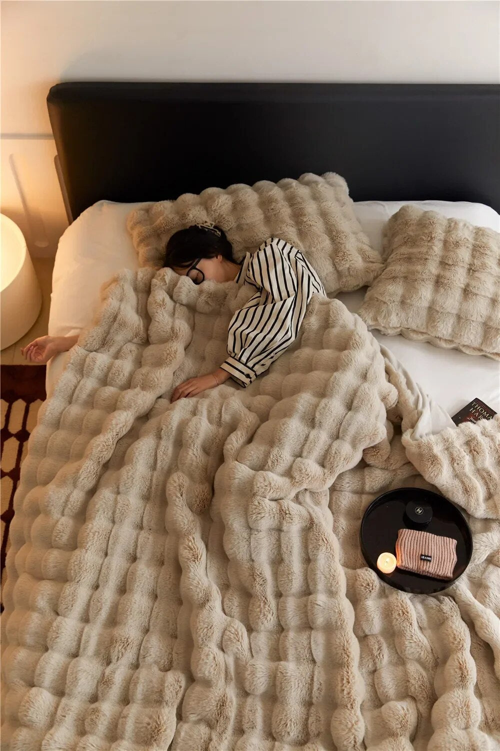Plaid Polaire Blanc Doux avec Coussin assorti