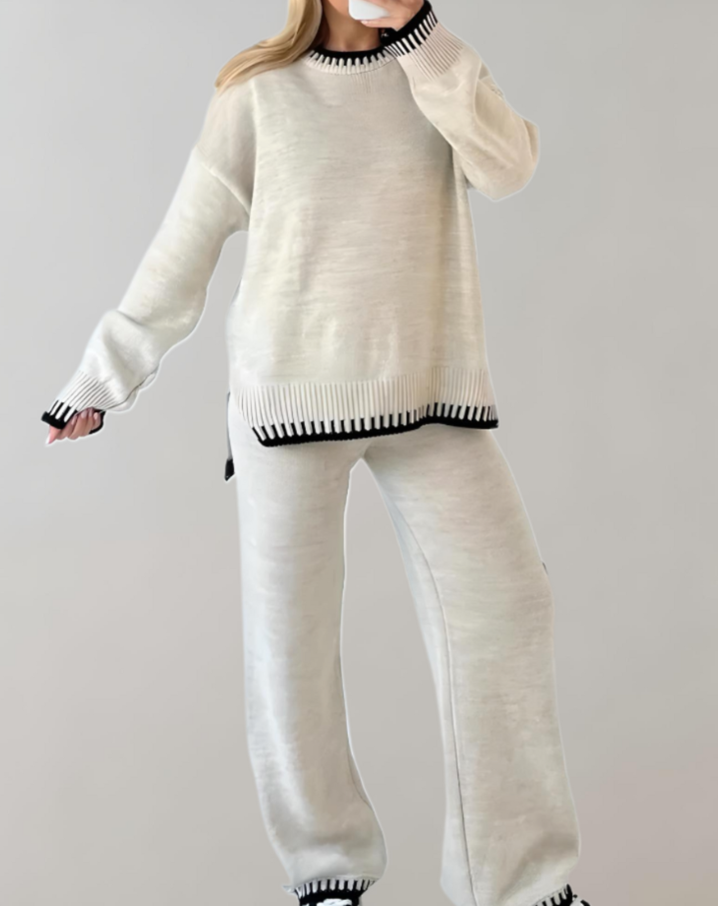 Robe Cachemire Femme Gris Clair avec Sac à Main Blanc Brodé