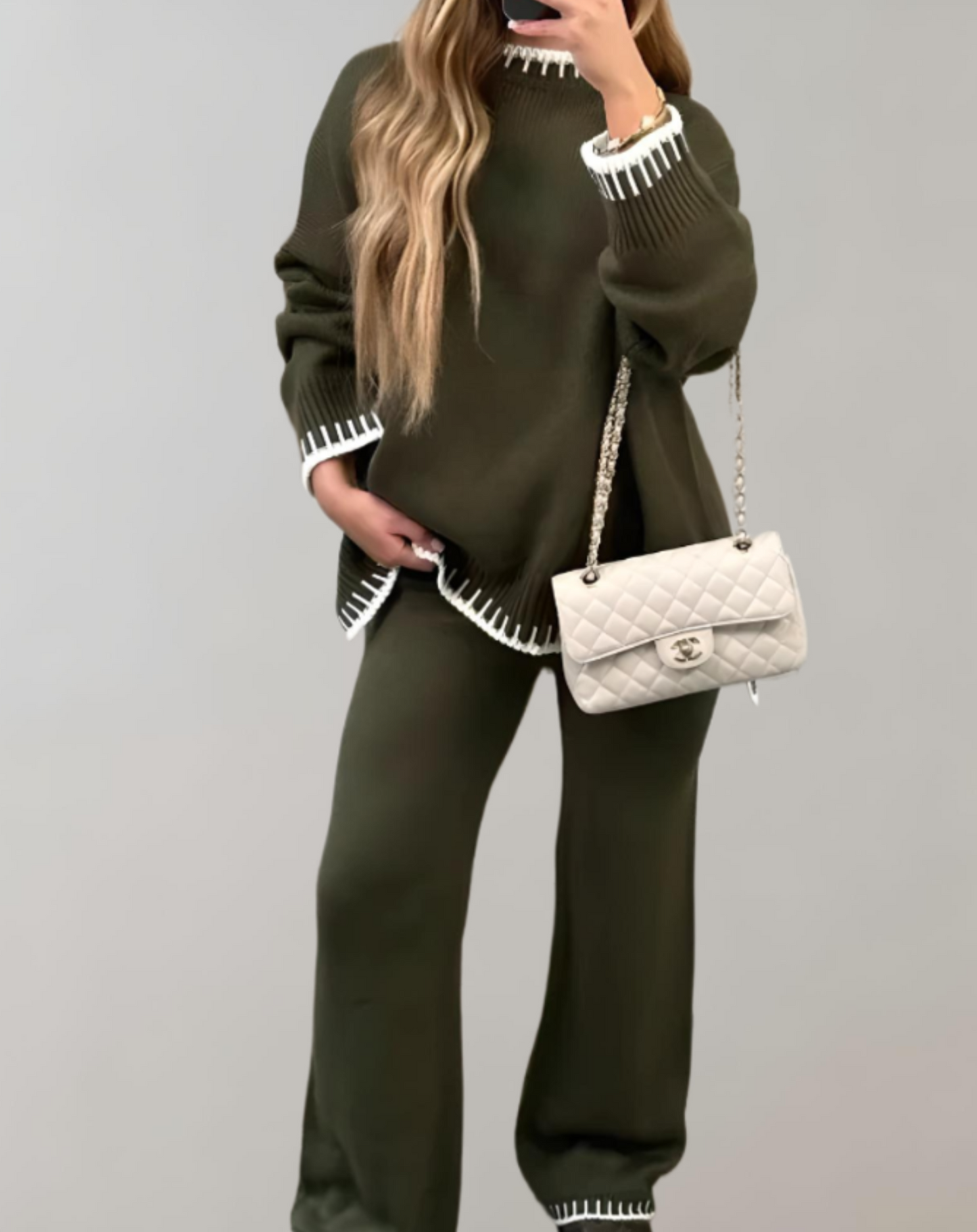 Robe Cachemire Femme Gris Clair avec Sac à Main Blanc Brodé