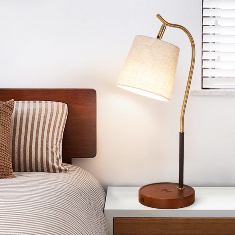 Lampe de Nuit Design avec Bras Orientable et Éclairage Doux - PanierRoyale