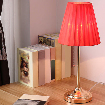 Lampe de Table Élégante avec Abat-Jour en Dentelle et Base en Métal