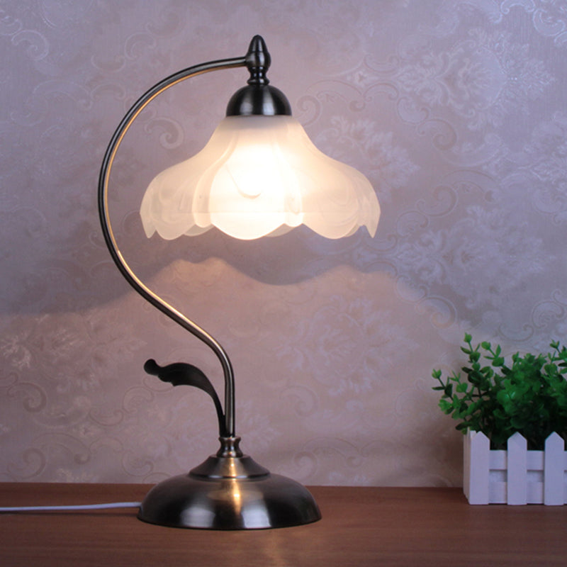 Lampe de Table Bois Vintage Élégante - PanierRoyale