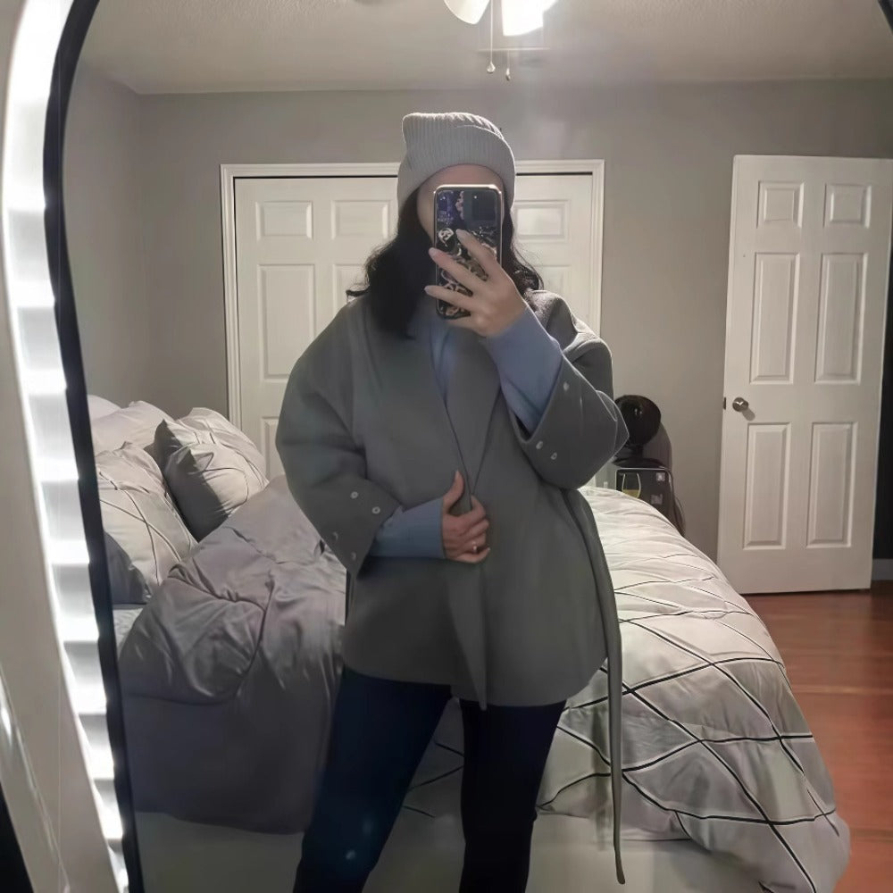 Manteau Femme Élégant à Ceinture et Manches Fourrées