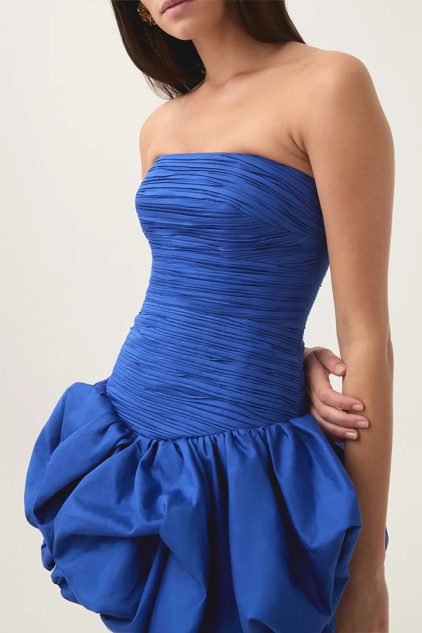 Robe sans manches fleuri pour femme avec jupe ample