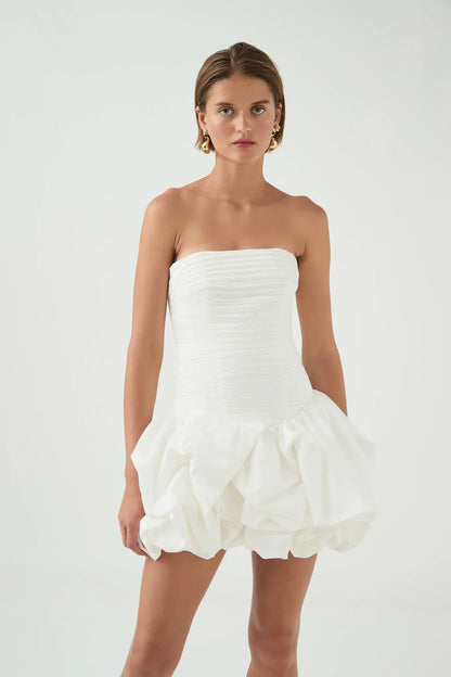 Robe sans manches fleuri pour femme avec jupe ample