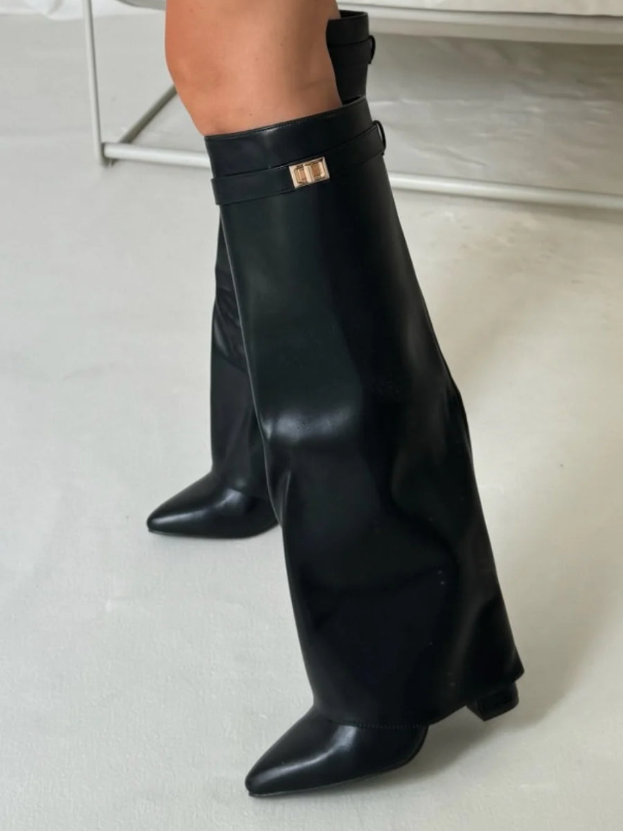 Bottines Femme en Suede Noir avec Détails Dorés