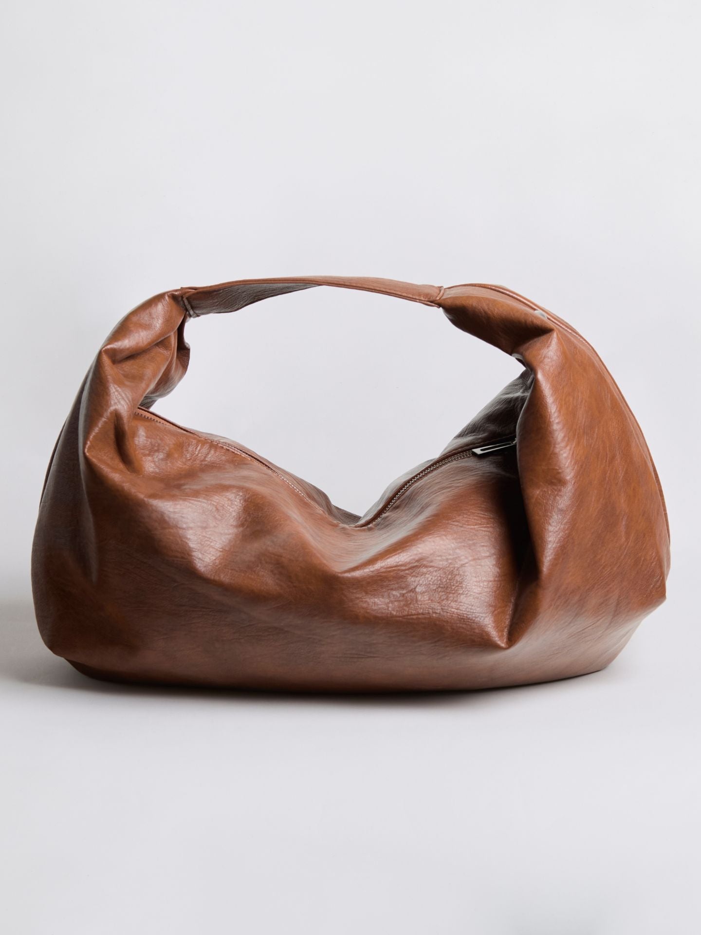 Sac à bandoulière femme élégant avec fermeture zip sécurisée