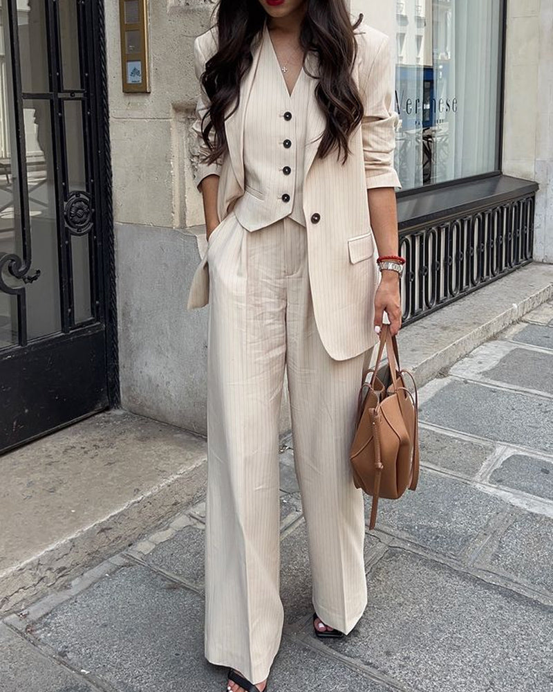 Costume Femme Tailleur Chic avec Gilet et Veste Élégante