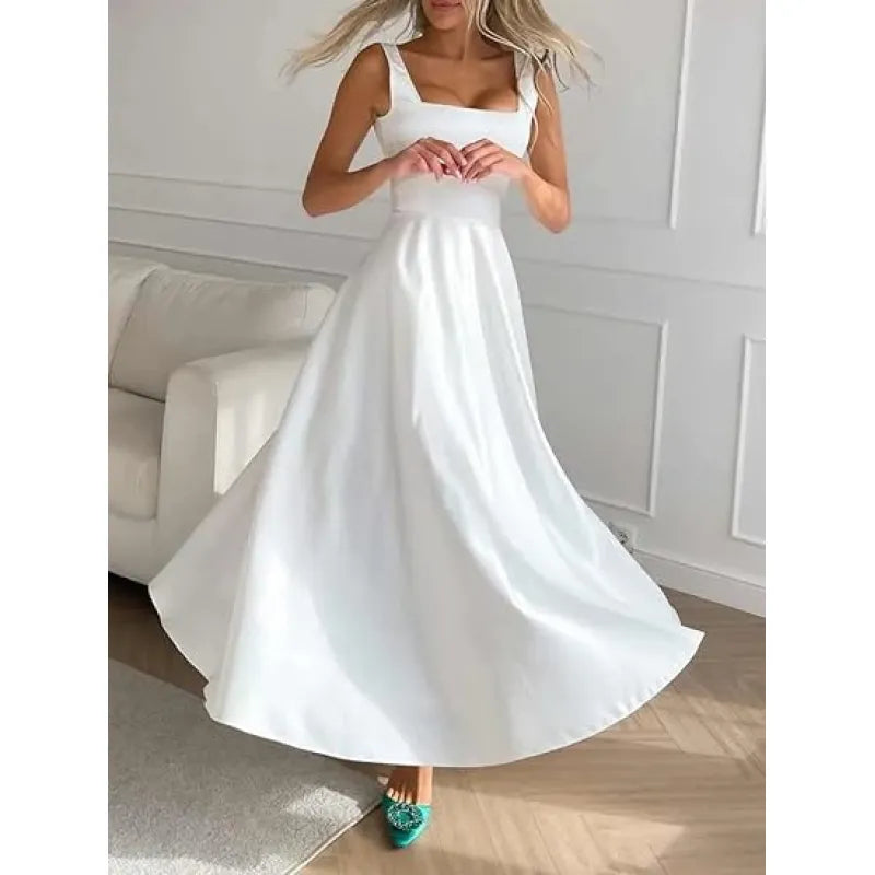 Robe de soirée femme noire élégante décolleté profond