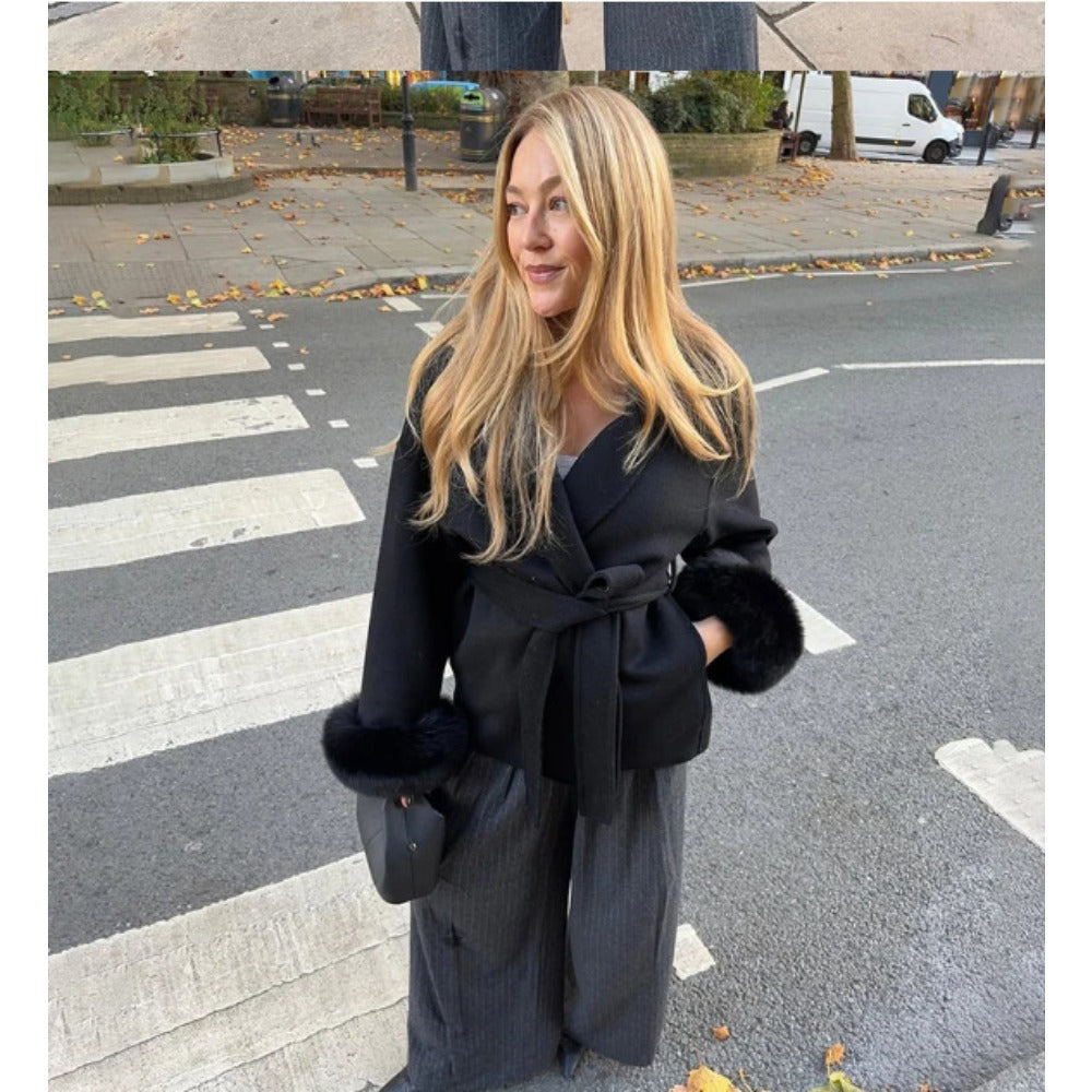 Manteau Femme Élégant à Ceinture et Manches Fourrées