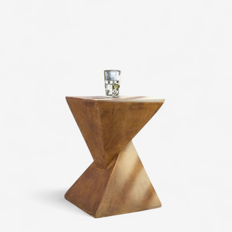 Table Basse Design avec Tabouret en Bois et Déco Moderne