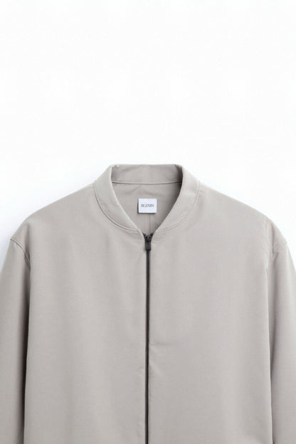 Blouson Aviateur Minimaliste Élégant et Polyvalent