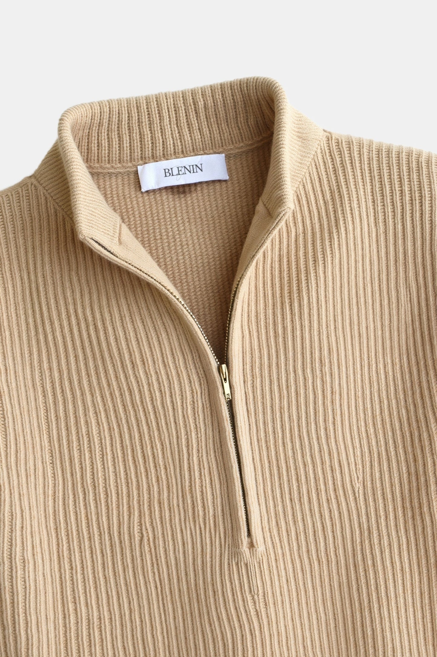 Pullover en maille classique avec fermeture éclair, confortable et élégant