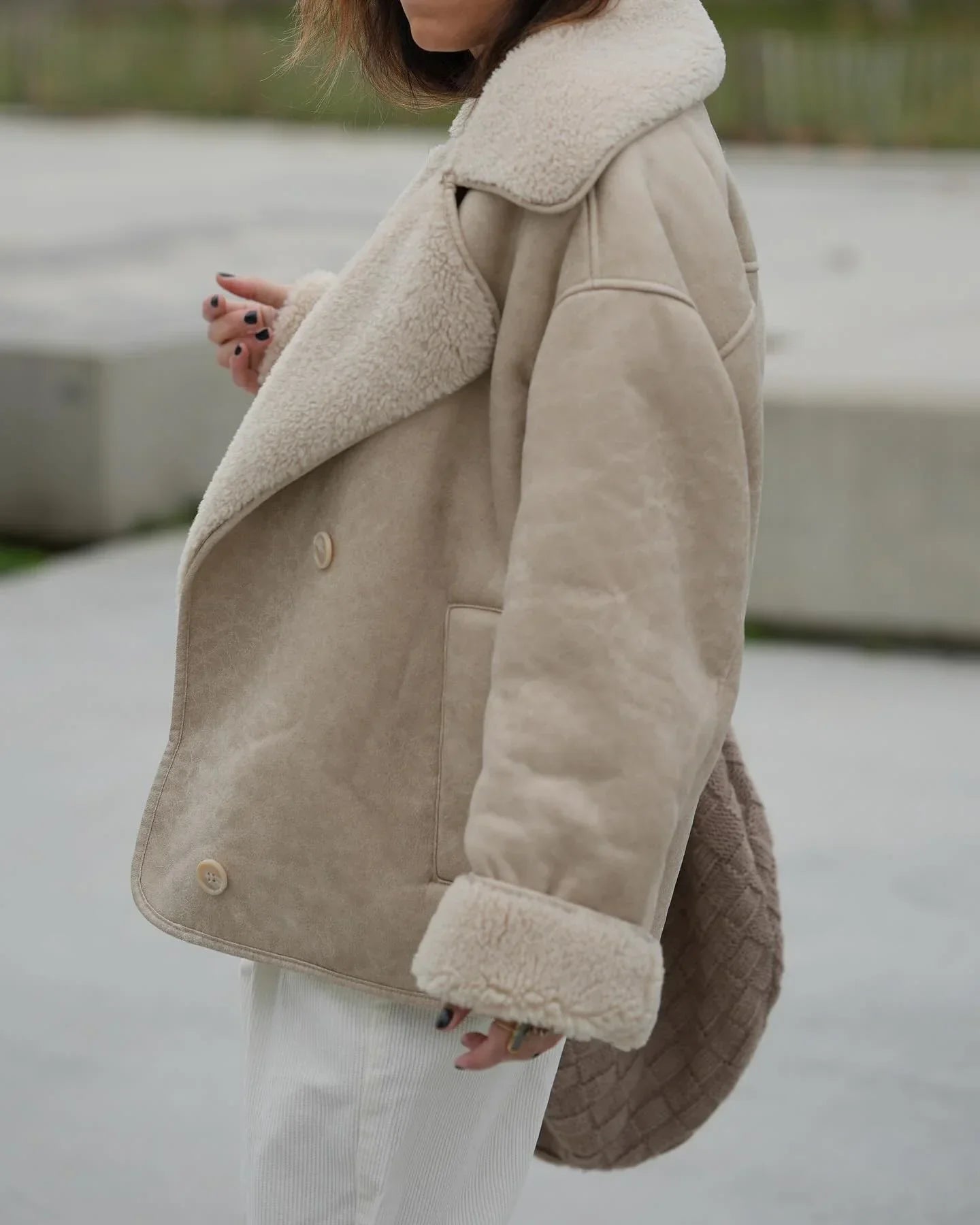 Veste en cuir synthétique et polaire femme élégante