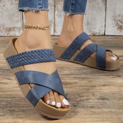 Sandales Féminines à Talon Compensé et Décor Tressé