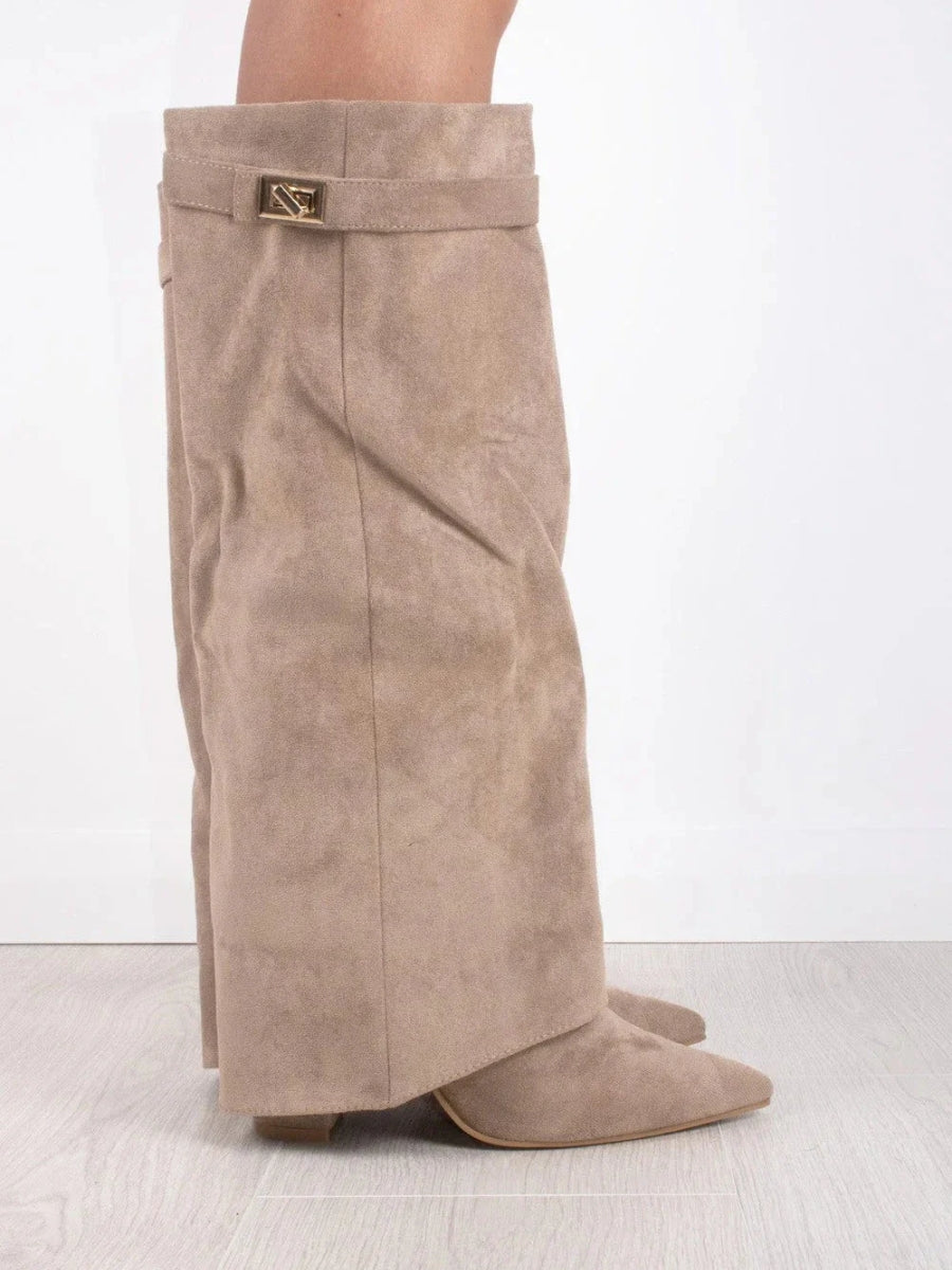 Bottines Femme en Suede Noir avec Détails Dorés