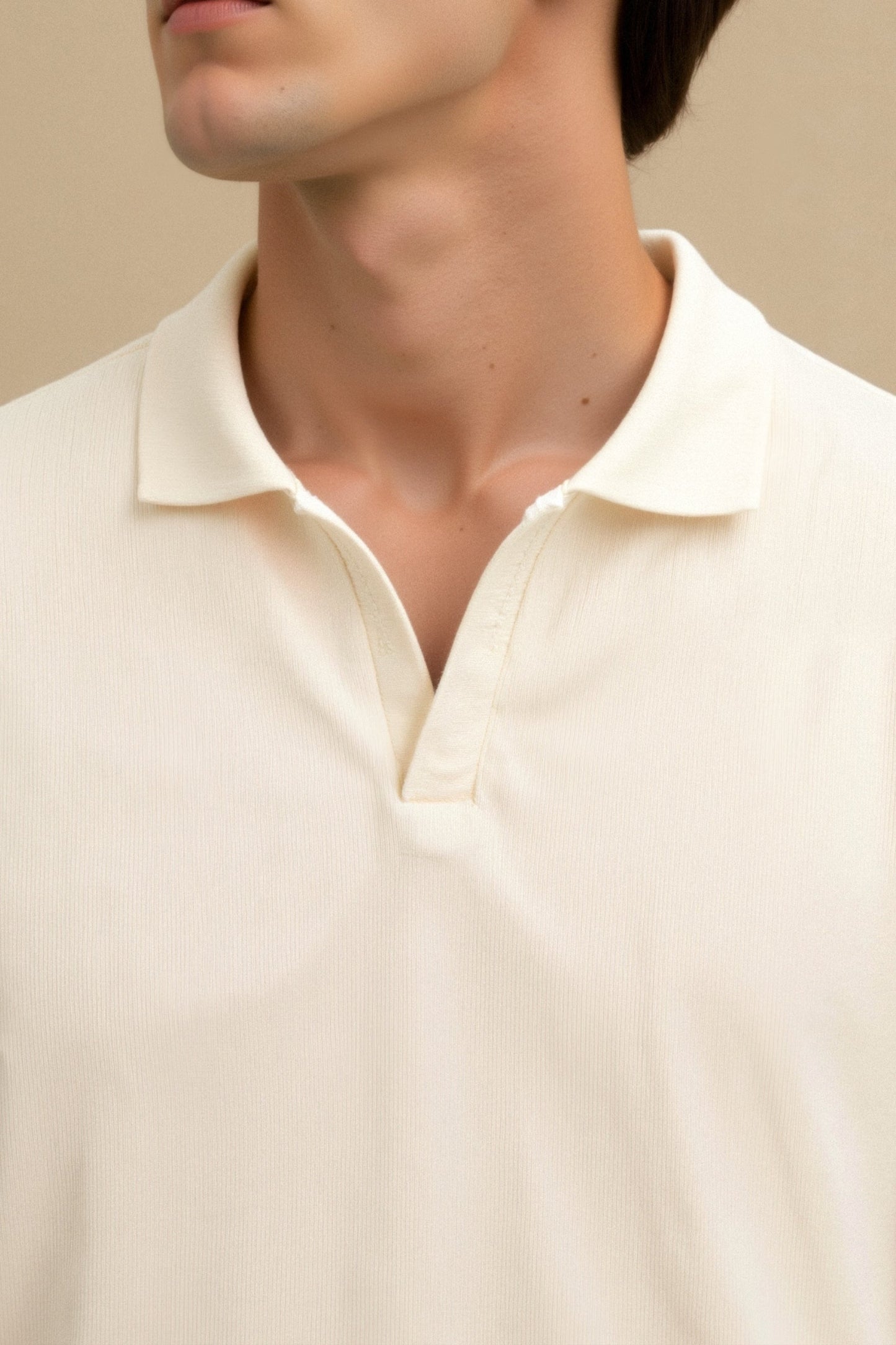 Chemise Polo Beige Élégante et Classique