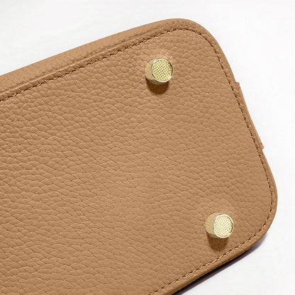 Sac à Épaule Femme en Cuir Structuré Beige avec Fermeture Dorée